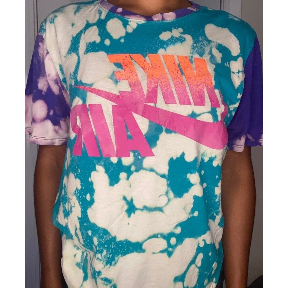 Nike Bleached T-Shirt - Picture 2 of 7
